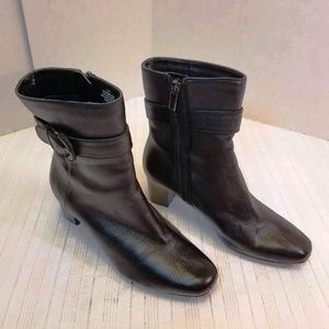 EUC. Bandolino Demelzaa Tall ankle boots 7W
